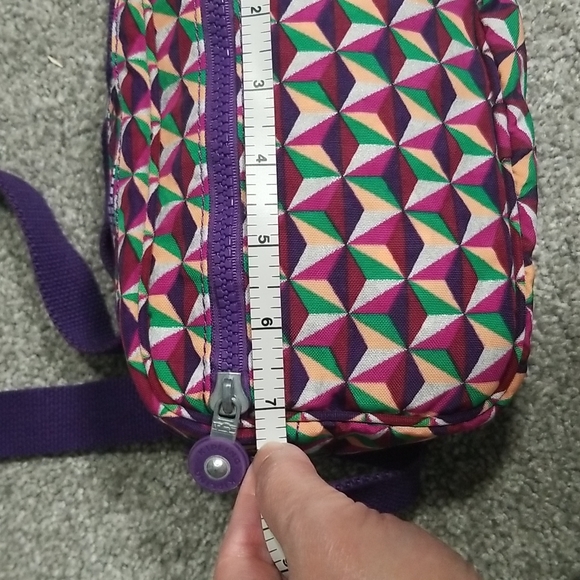 Super Cute Kipling Crossbody In Retired Kaleidoscope Triangle Pattern - Picture 5 of 12